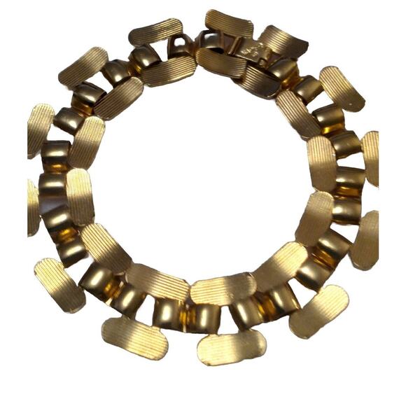 Vintage Bracelet Signed Napier Gold Tone Patterned Panel Links Shiny Fold Clasp - Picture 4 of 8